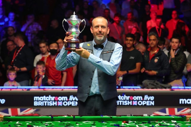 以其顽强的 以其顽强的