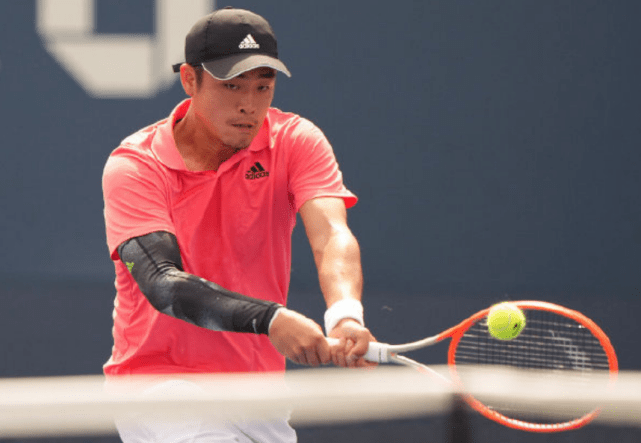 爪鱼隔空比 爪鱼隔空比